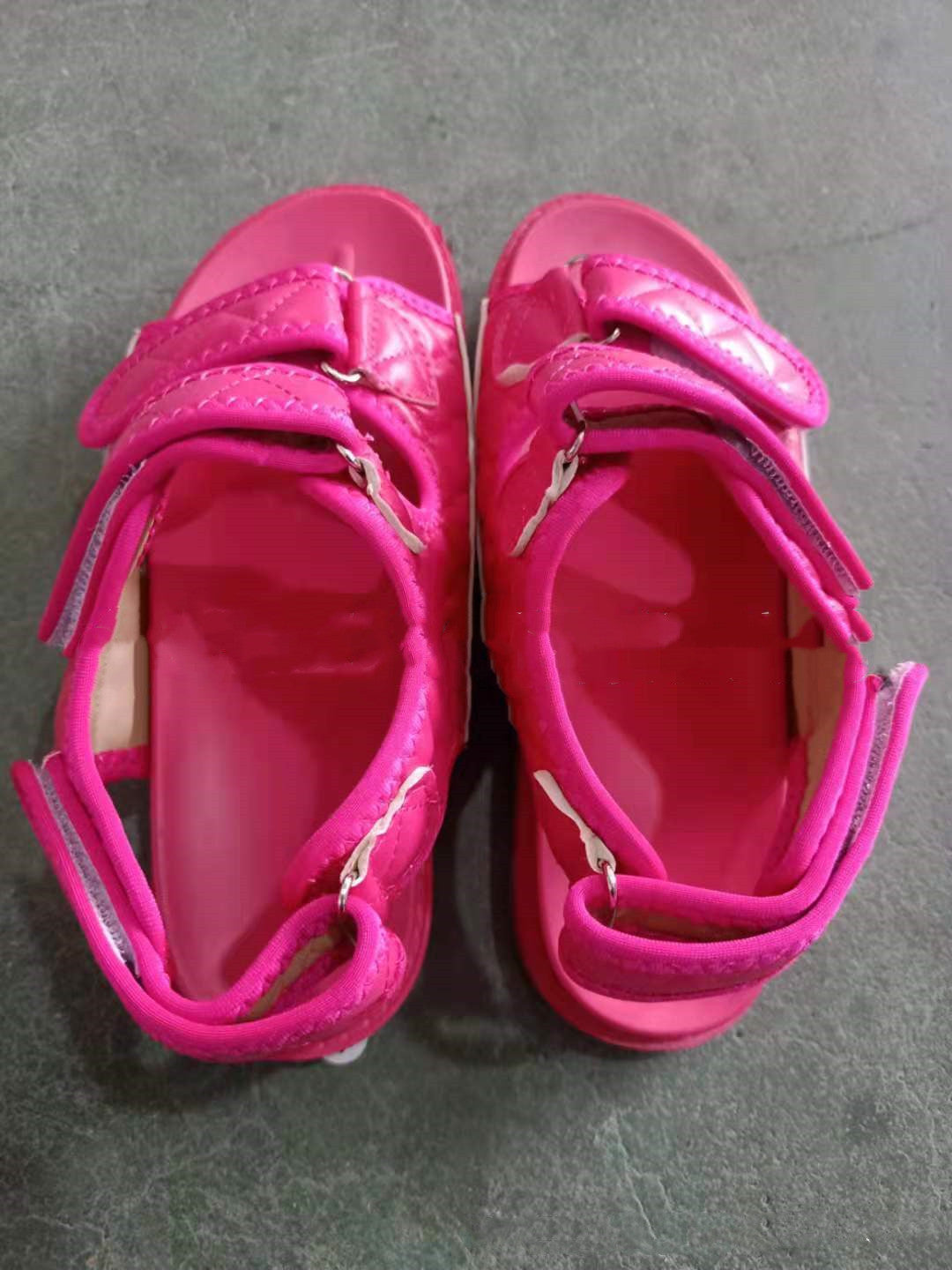 Velcro Plaid Pattern Beach Sandals
