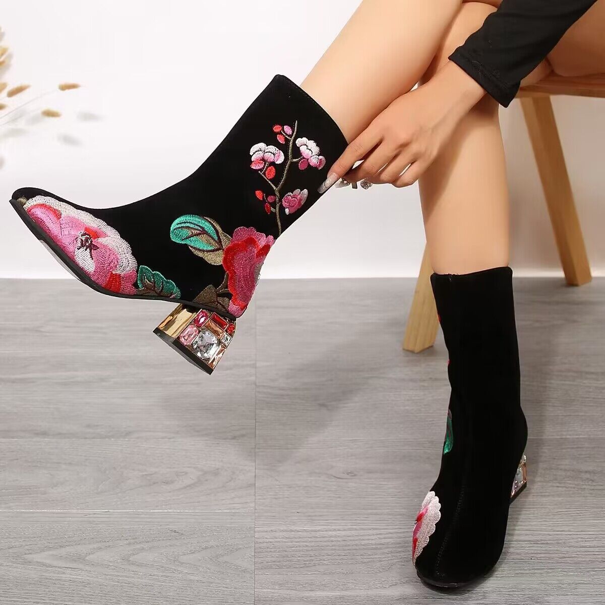 Flower Mid-calf Vintage Embroidery Boots