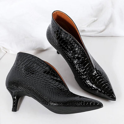 Pointed Toe Thin Lacquer Short Heel Boots